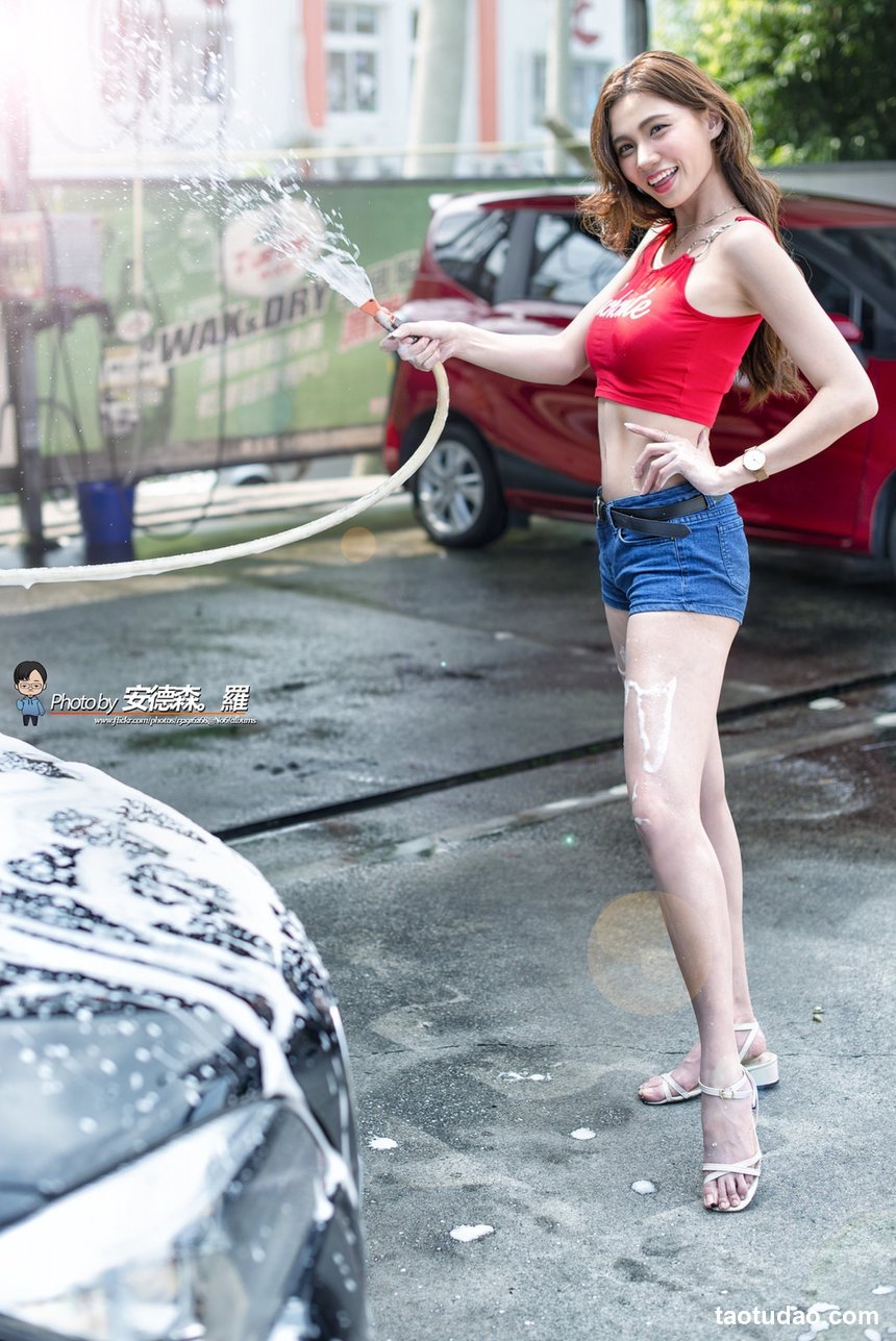 街拍丝足 NO.200 vivi曹媛媛 吊带高衩长裙高跟美腿 [113P+227M]