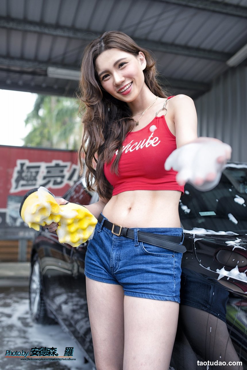 街拍丝足 NO.200 vivi曹媛媛 吊带高衩长裙高跟美腿 [113P+227M]