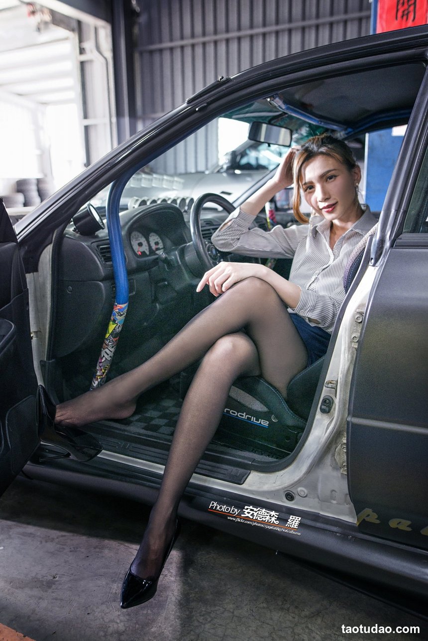 街拍丝足 NO.201 陈薇羽 吊带连衣裙凉高美腿 [123P+242M]