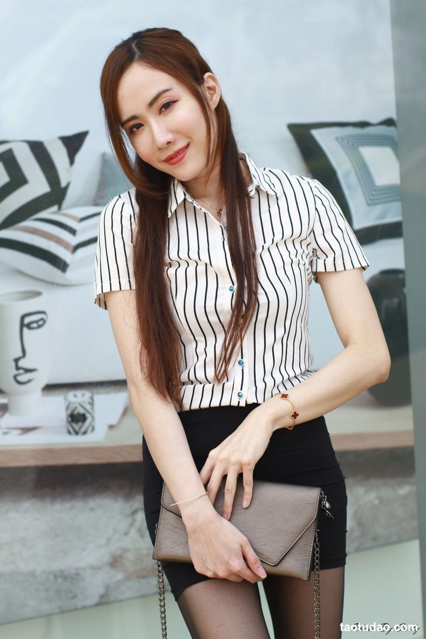 街拍丝足 NO.209 陈映蓉 短旗袍高跟美腿 [58P+208M]