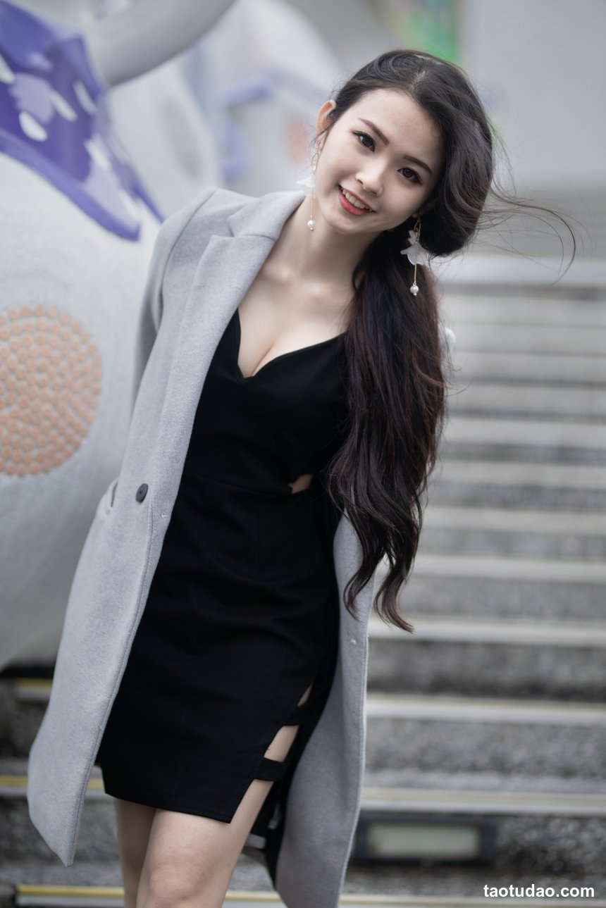 街拍丝足 NO.211 乐乐 连衣裙凉高美腿 [71P+83M]