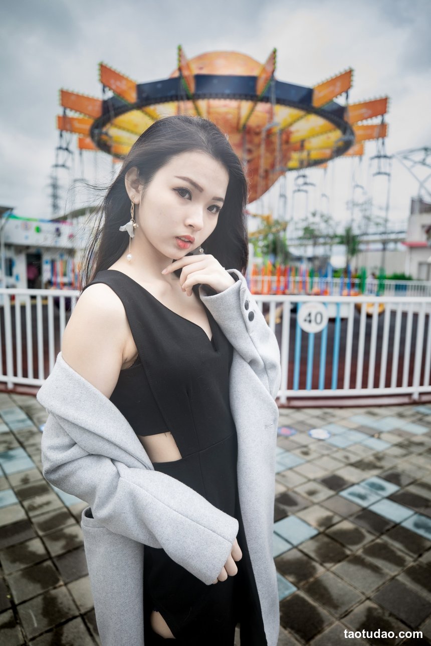 街拍丝足 NO.211 乐乐 连衣裙凉高美腿 [71P+83M]