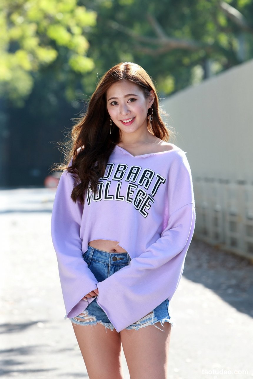 街拍丝足 NO.212 小优 短旗袍丝袜高跟美腿  [78P+400M]