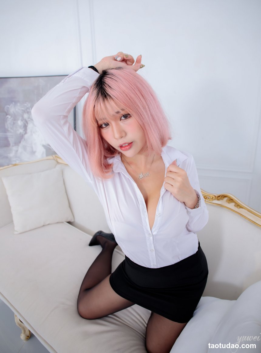 街拍丝足 NO.224 Bao 丝袜高跟美腿外拍 [79P+104M]