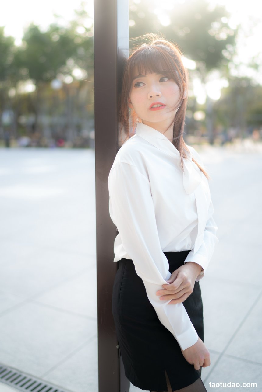 街拍丝足 NO.237-OL黑丝制服高跟【296P372M】