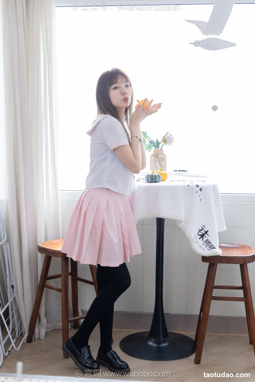 BoBoSocks袜啵啵 No.671 小甜豆-皮鞋、厚白丝、厚黑丝、jk制服 [150P1V-4.93GB]