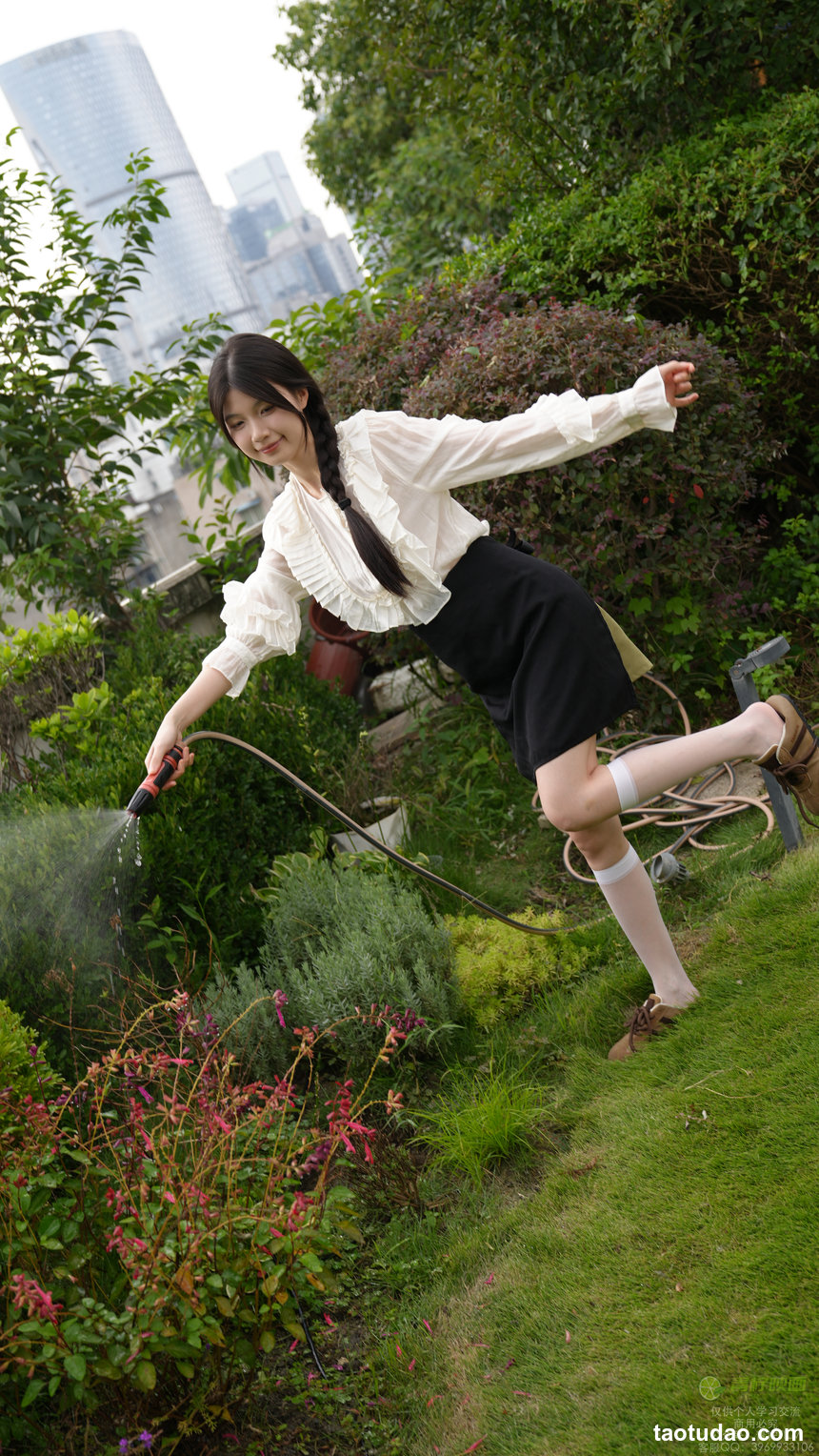 青柠映画 030 – 小小 园丁白丝 [169P2V-7.44GB]