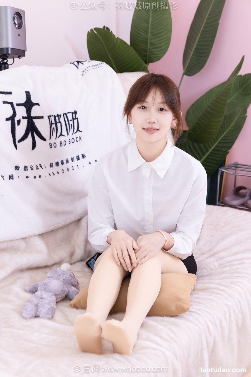 BoBoSocks袜啵啵 No.690 香菜-板鞋、厚肉丝、ol制服 [156P1V-5.73GB]