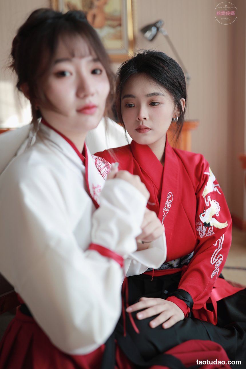 凡夫摄影 NO.0011 可菲×晓莲 红色古装汉服丝足[190P+2V／7.26GB]