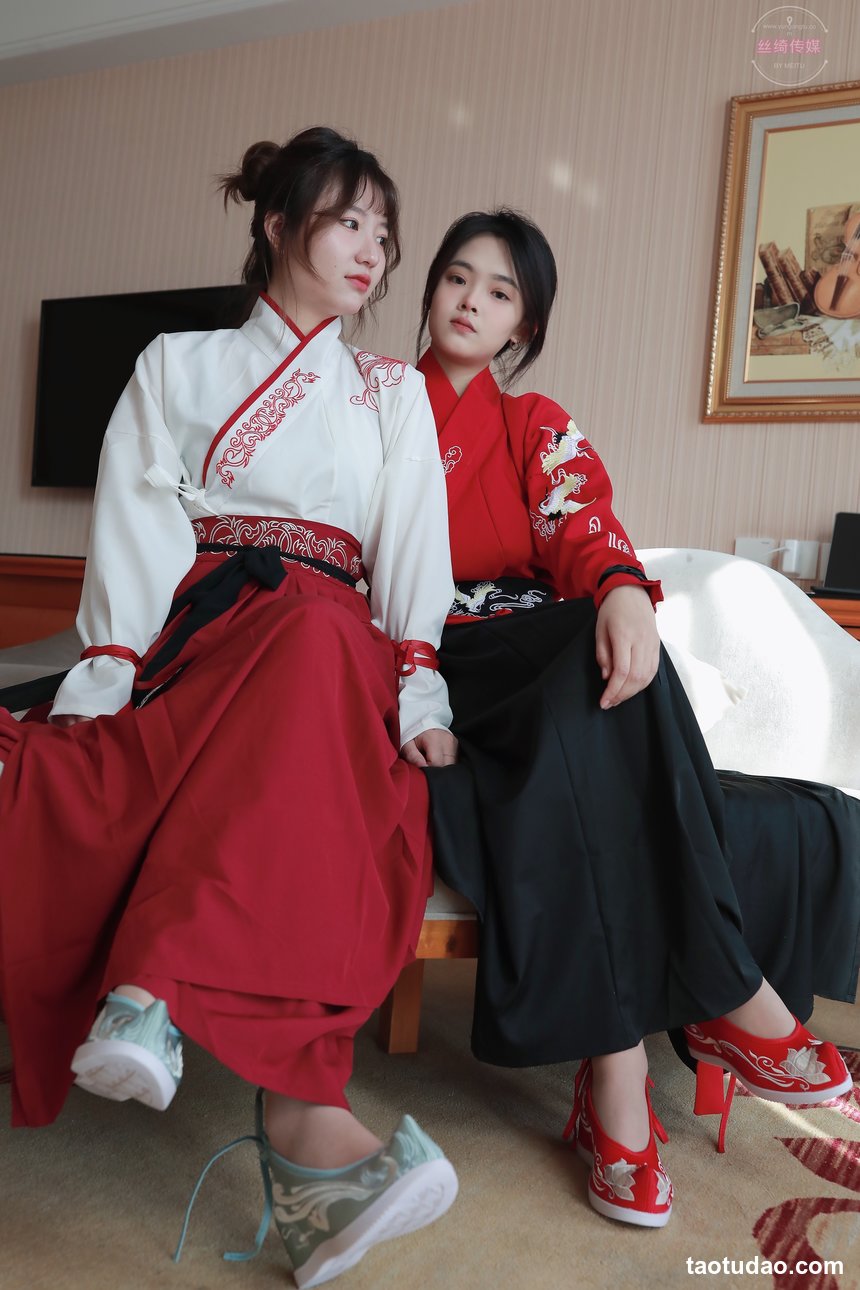 凡夫摄影 NO.0011 可菲×晓莲 红色古装汉服丝足[190P+2V／7.26GB]