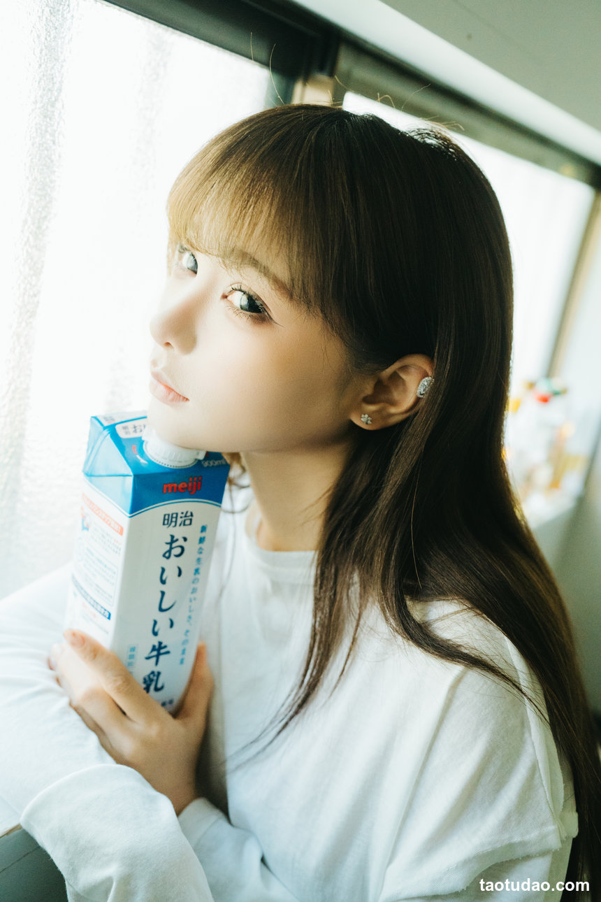 蠢沫沫 –  牛奶[22P-252.1M]