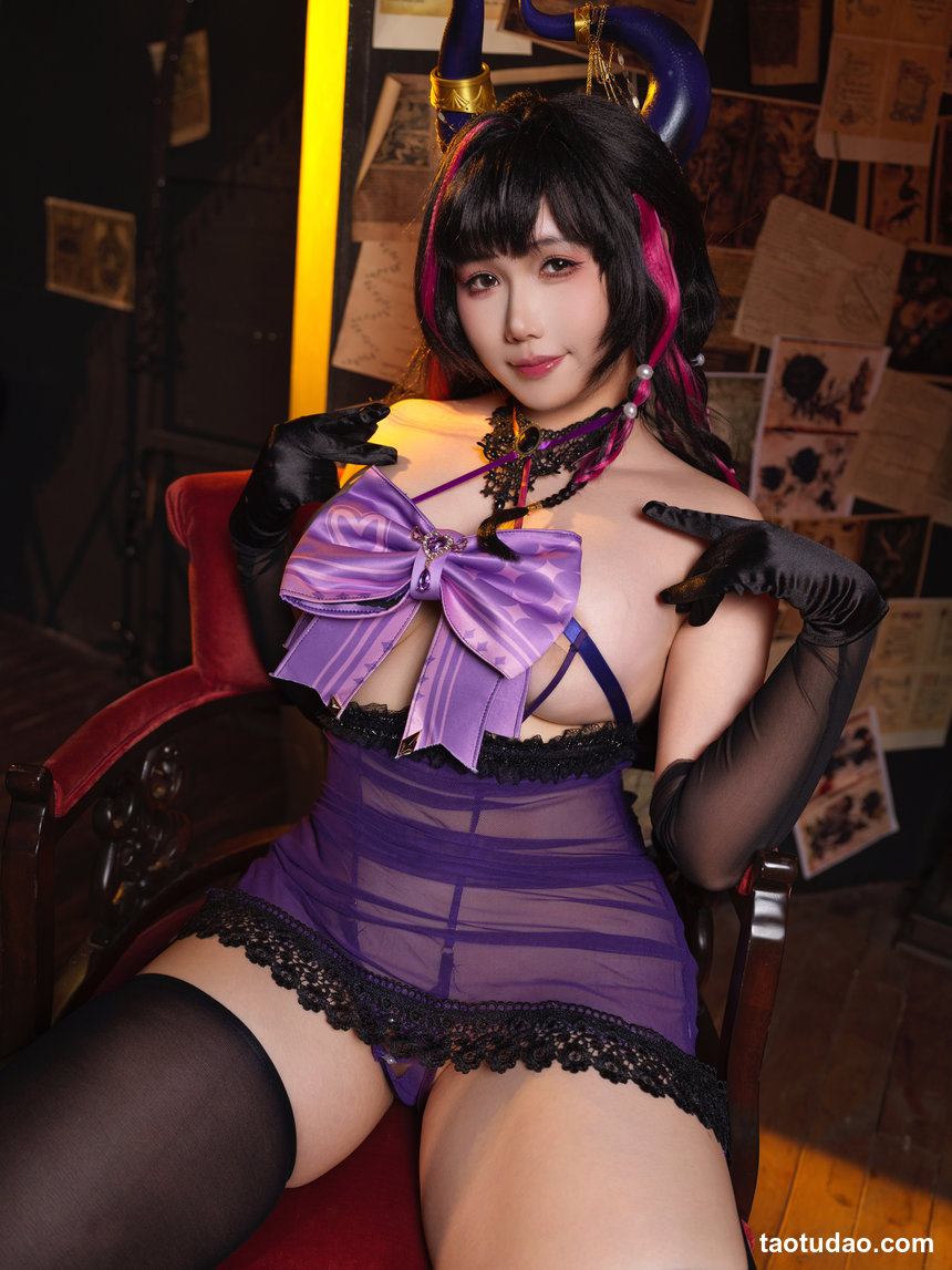 麻花酱 –  碧蓝航线 安妮女王·隐秘之拥的呼唤[34P+2V-1.26G]