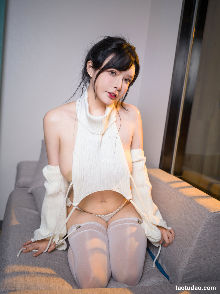 秋和柯基(夏小秋秋秋) –  针织毛衣 [23P+1V-1.34GB]
