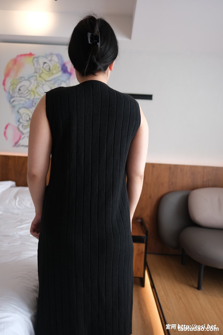 [ROSI写真]2026.05.04 NO.5264[49+1P／108MB]