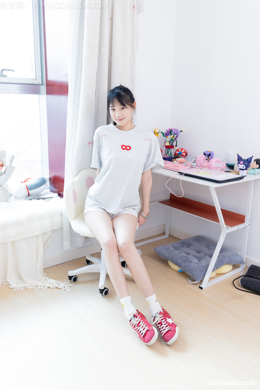 物恋传媒 No.2680 山奈-帆布鞋、白棉袜、裸足 [155P1V-3.23GB]