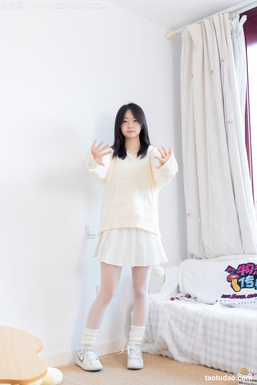 物恋传媒 No.2683 萌萌-板鞋、堆堆袜套、纯白棉袜、薄白丝 [153P1V-3.62GB]