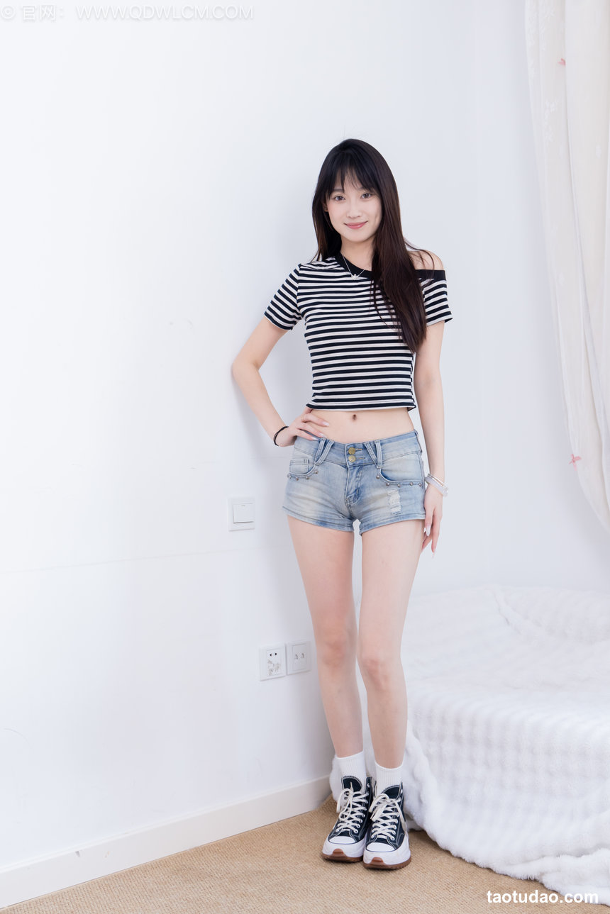 物恋传媒 No.2687 山奈-帆布鞋、中筒白棉袜、裸足 [158P1V-3.36GB]
