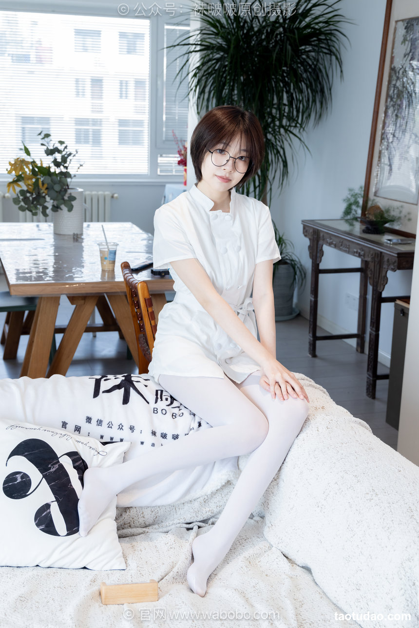 BoBoSocks袜啵啵 No.702 小甜豆-高跟凉鞋、厚白丝、护士服 [155P1V-5.69GB]