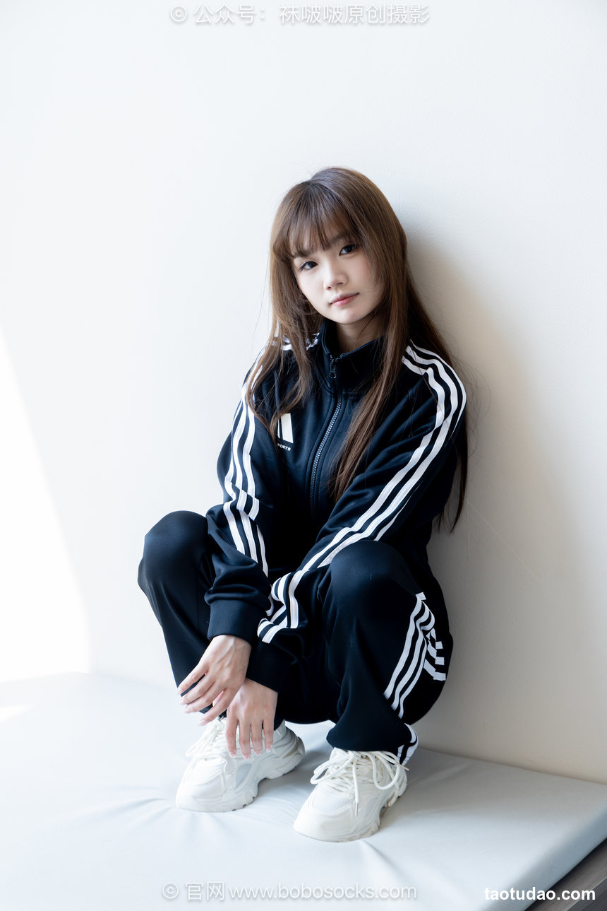 BoBoSocks袜啵啵 No.703 甜甜圈-运动鞋、纯白棉袜、裸足、运动套装 [150P1V-5.75GB]
