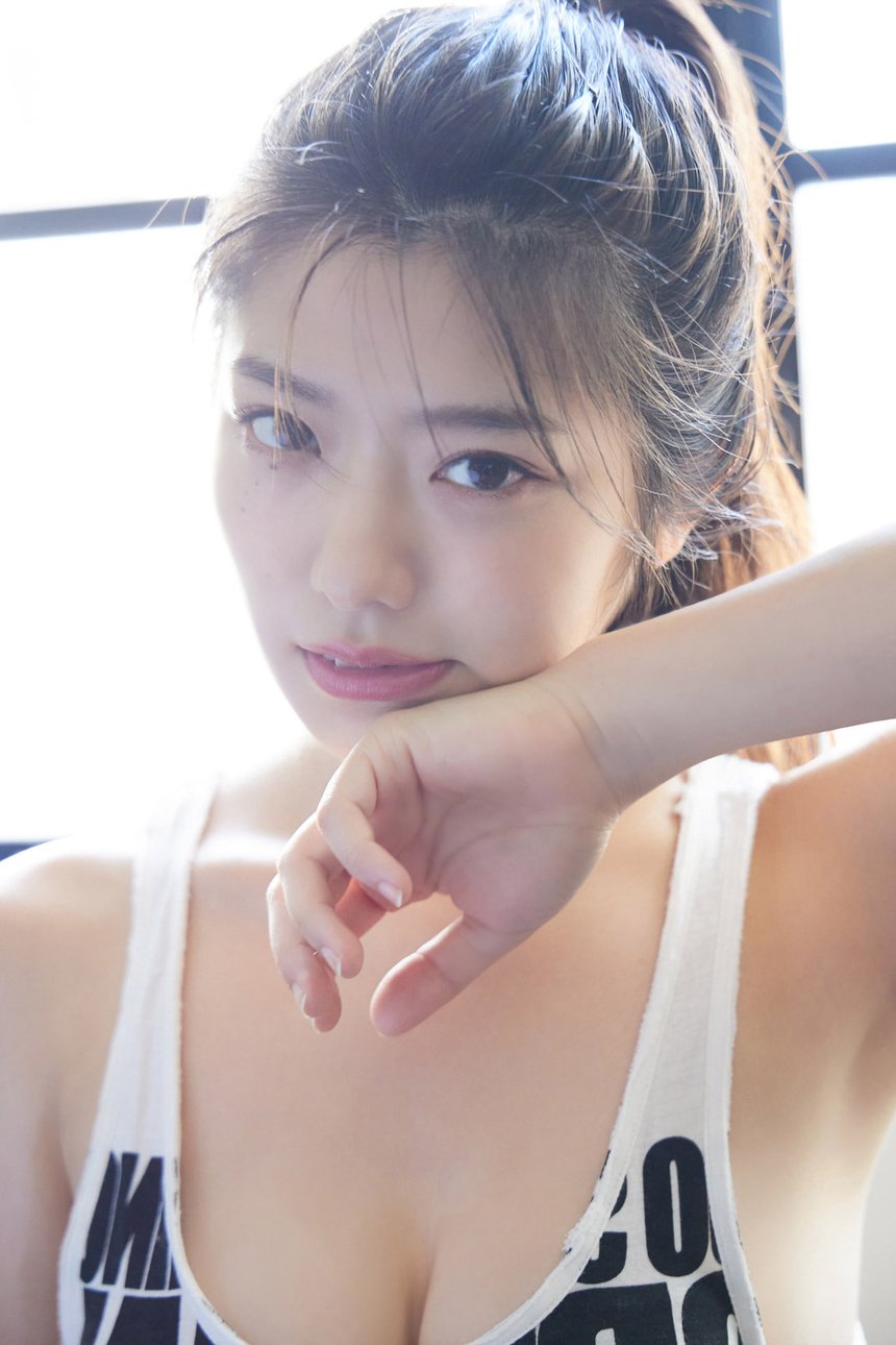 山田かなが水着でボディビル ヤンマガデジタル写真集