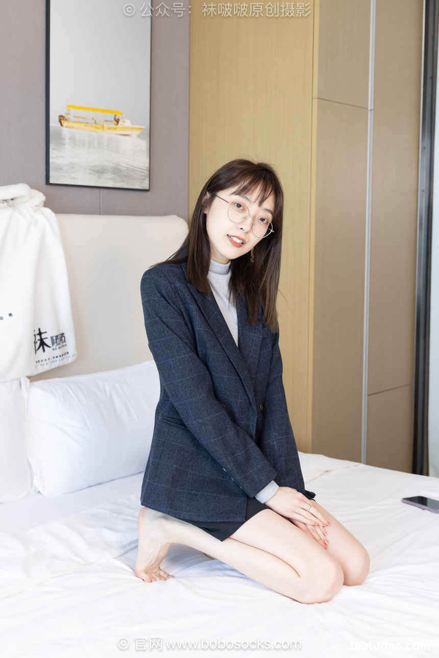 BoBoSocks袜啵啵 No.709 稚予-平底鞋、厚灰丝、裸足、ol制服 [156P1V-6.12GB]