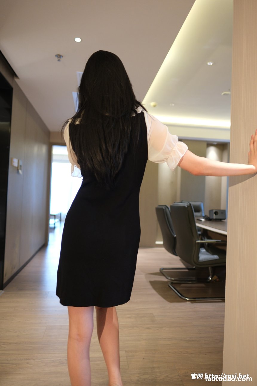 [ROSI写真]2026.05.26 NO.5286[98+1P／296MB]