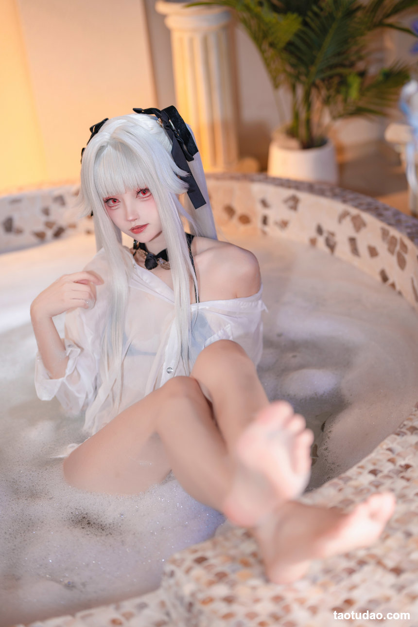 大大卷卷小卷 – 美少女万华镜 水池