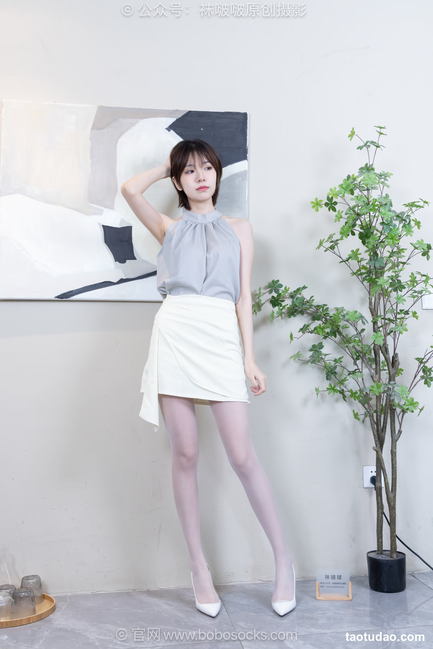BoBoSocks袜啵啵 No.717 小甜豆-高跟鞋、薄白丝 [145P1V-5.21GB]