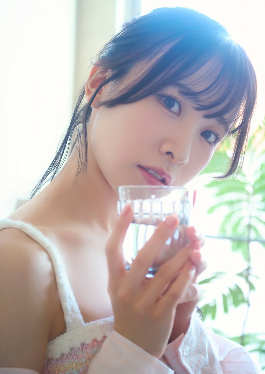 遠野ひかる BRODYデジタル写真集「光さす方へ」