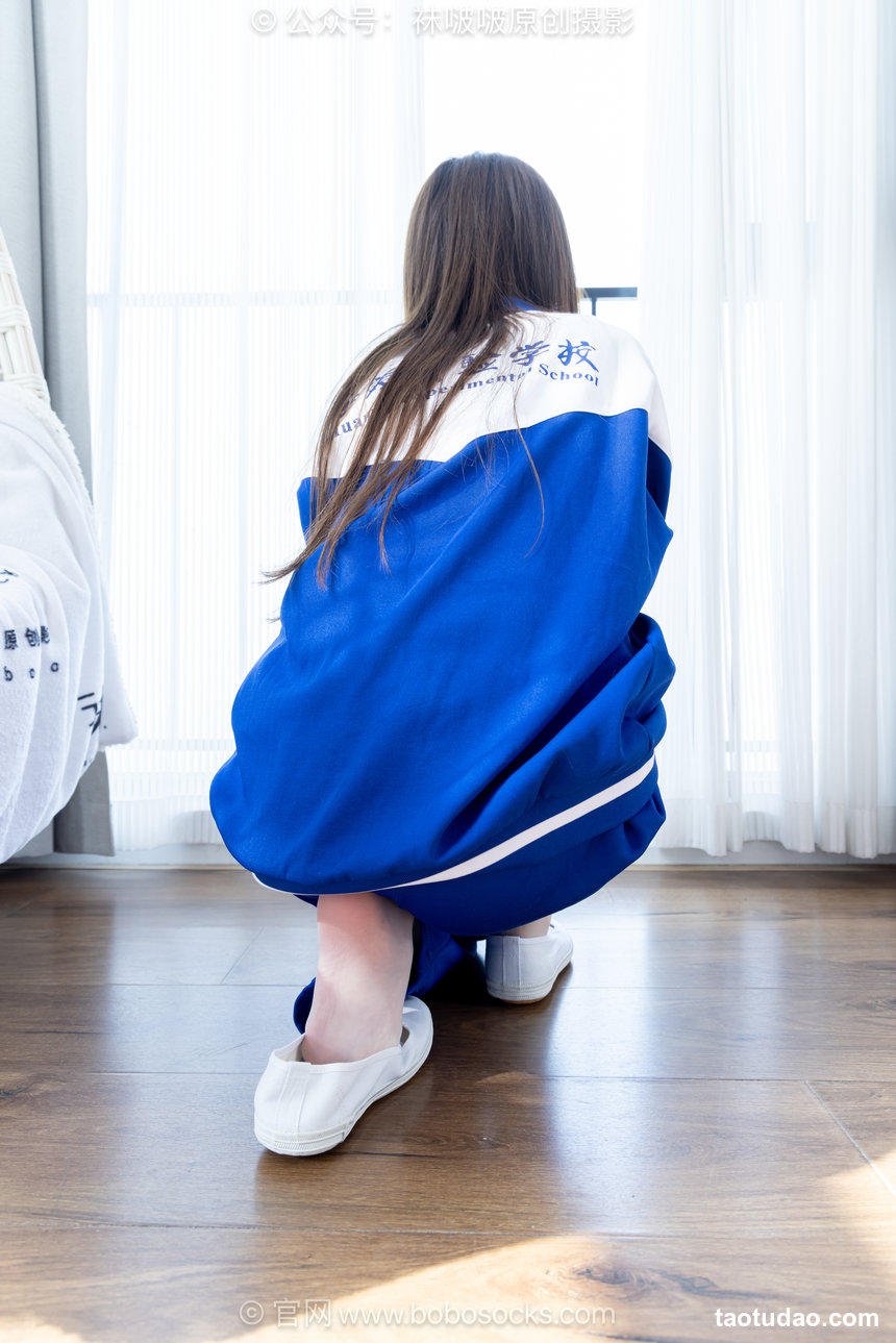 BoBoSocks袜啵啵 No.724 甜甜圈-白布鞋、薄白丝、裸足 [151P1V-6.19GB]