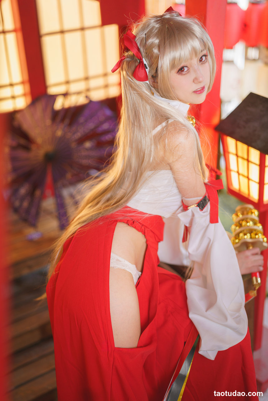 冬马路纱 – No.014 碧蓝航线 可畏巫女