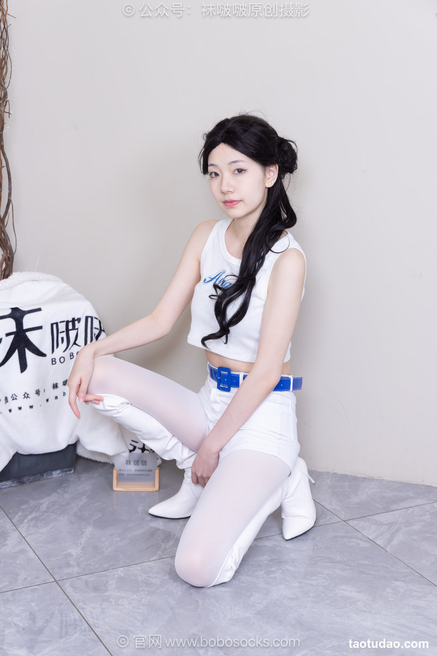 BoBoSocks袜啵啵 No.735 小甜豆-高跟长靴、厚白丝、油亮薄白丝
