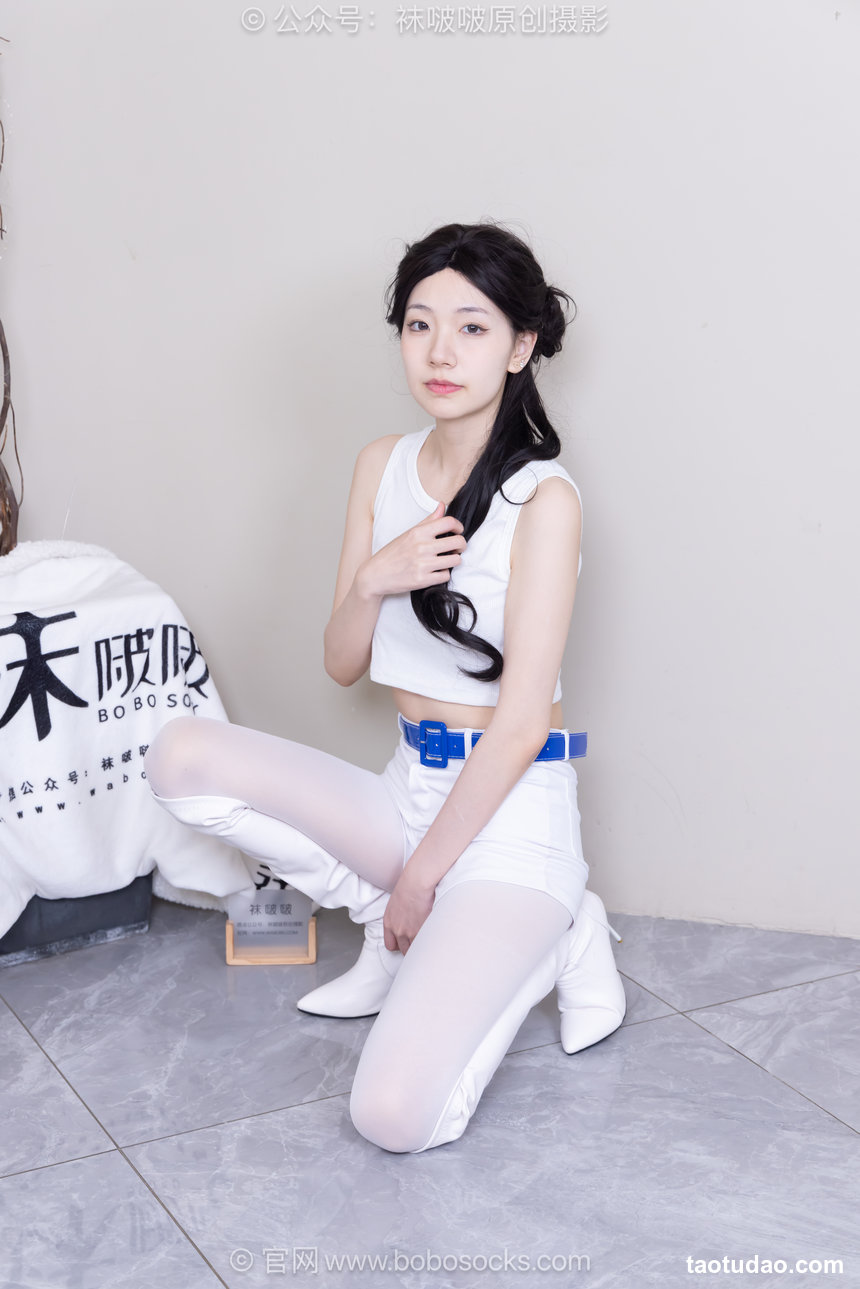 BoBoSocks袜啵啵 No.735 小甜豆-高跟长靴、厚白丝、油亮薄白丝