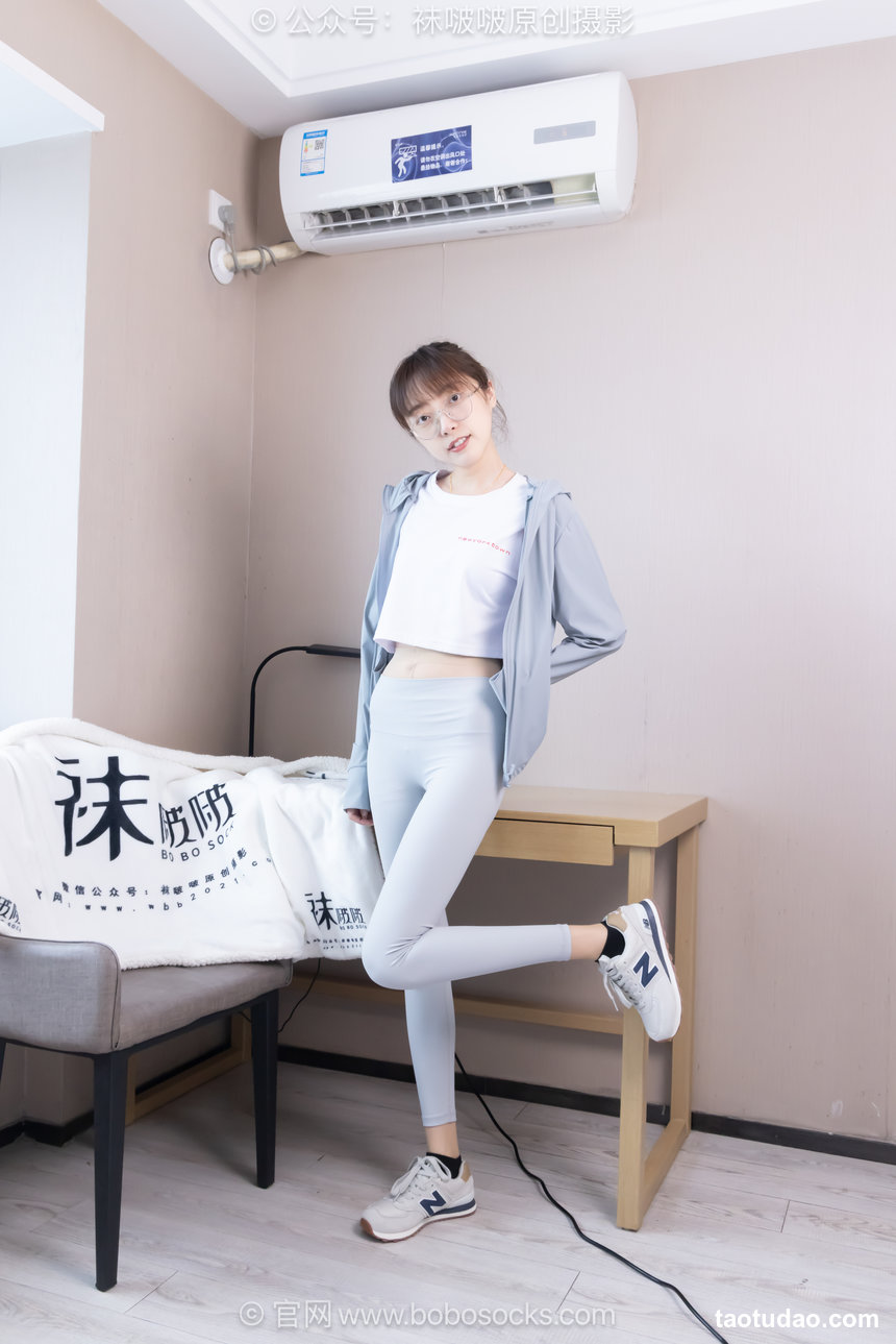 BoBoSocks袜啵啵 积分限定作品051 稚予-运动鞋、黑棉袜、薄肉丝