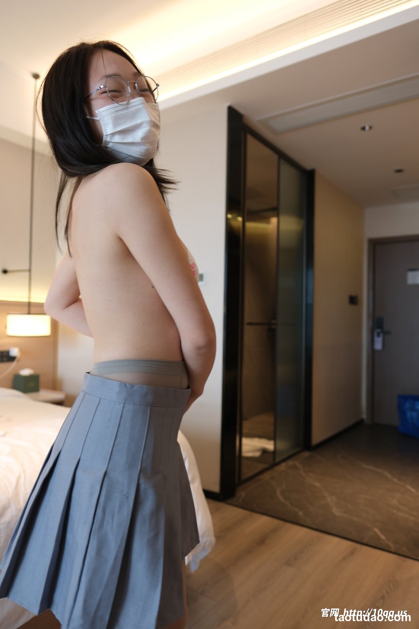 [ROSI口罩系列]2026.03.31 NO.3579[201+1P／472MB]