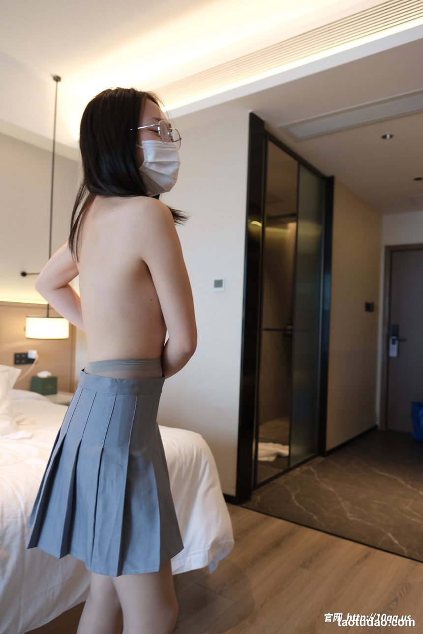 [ROSI口罩系列]2026.03.31 NO.3579[201+1P／472MB]