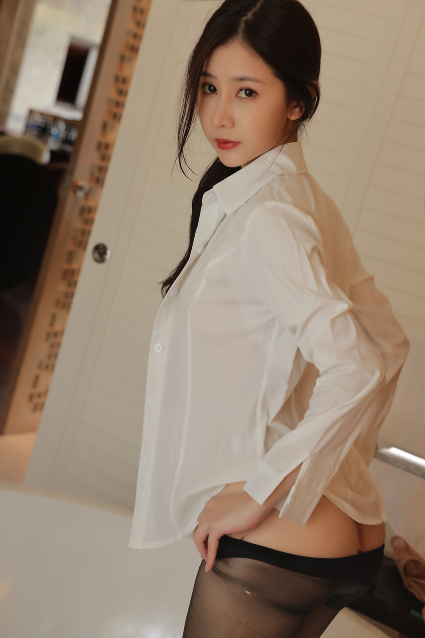 尹甜甜 《女管家》 原版写真