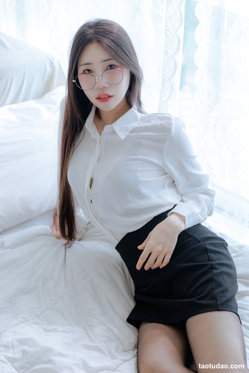 [Porrinn] EUN – Office Girl