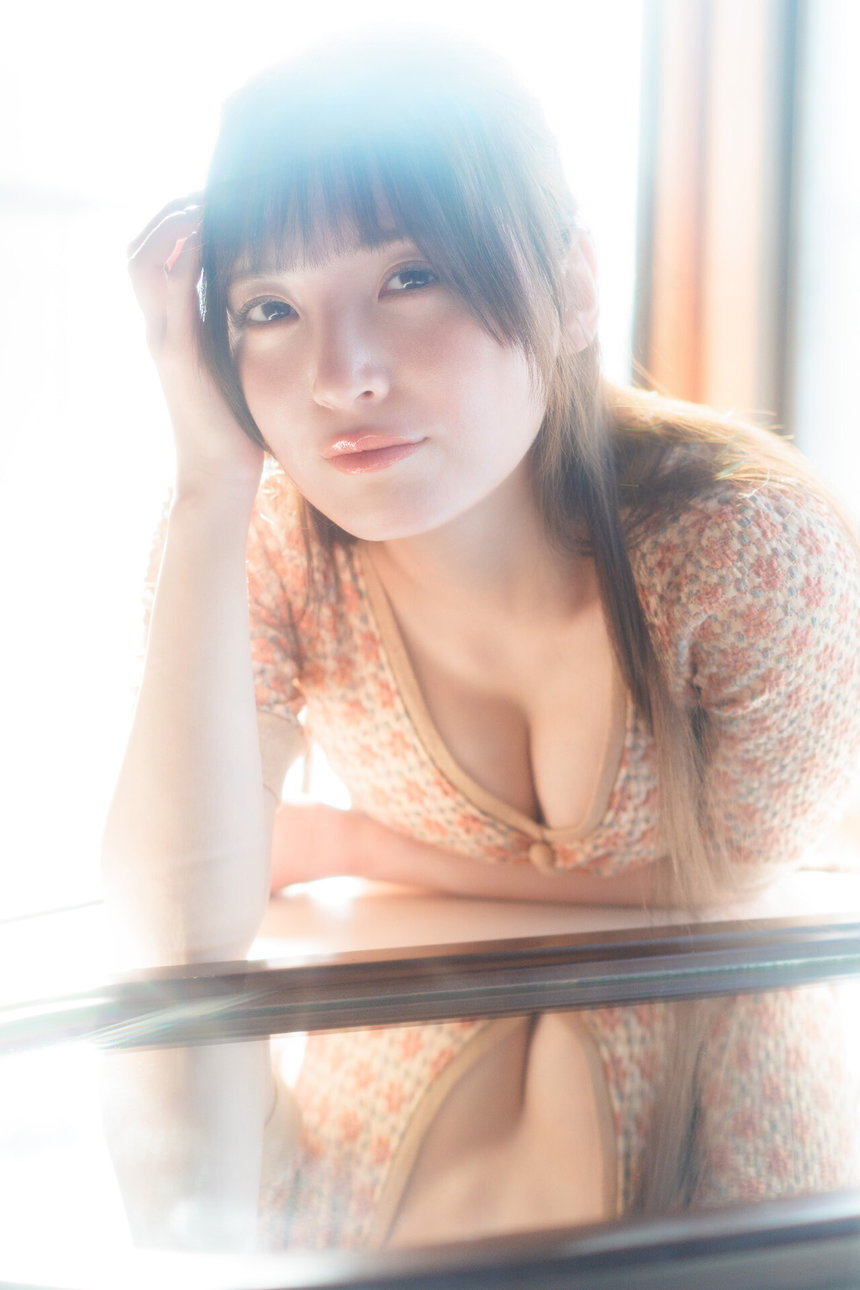 由良ゆら写真集「発光体」2026.03.11