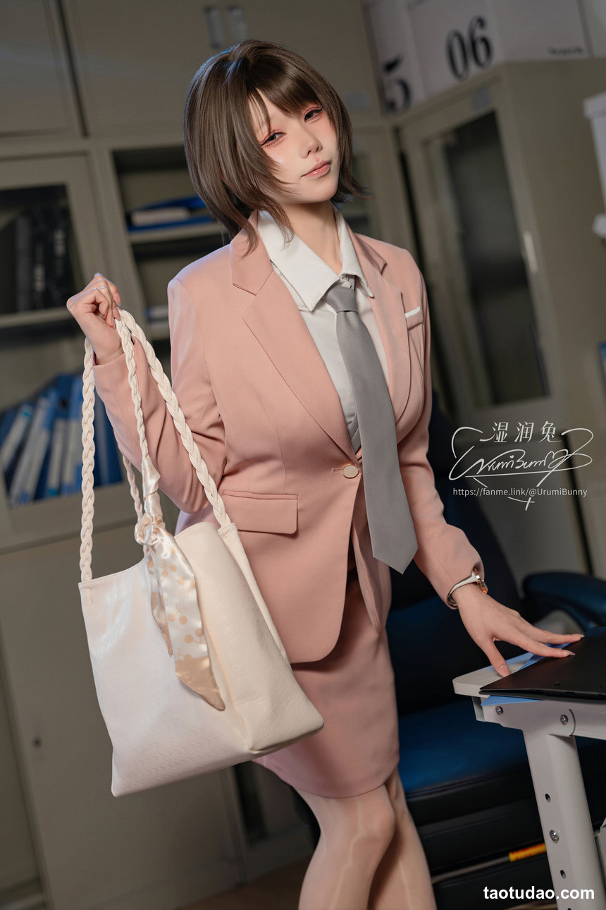 咬一口兔娘(Yiko湿润兔) – NO.294 2026年08月作品 职场新人无惨 上篇