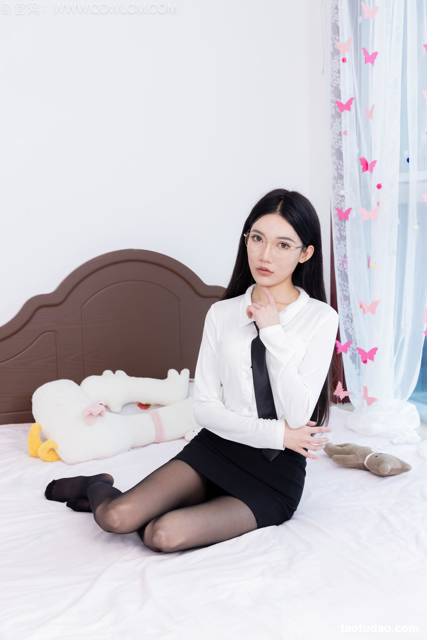 物恋传媒 No.2757 小寒-高跟鞋、薄黑丝、ol制服 [164P1V-3.37GB]