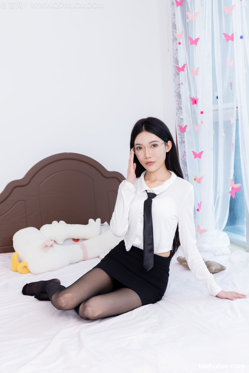物恋传媒 No.2757 小寒-高跟鞋、薄黑丝、ol制服 [164P1V-3.37GB]