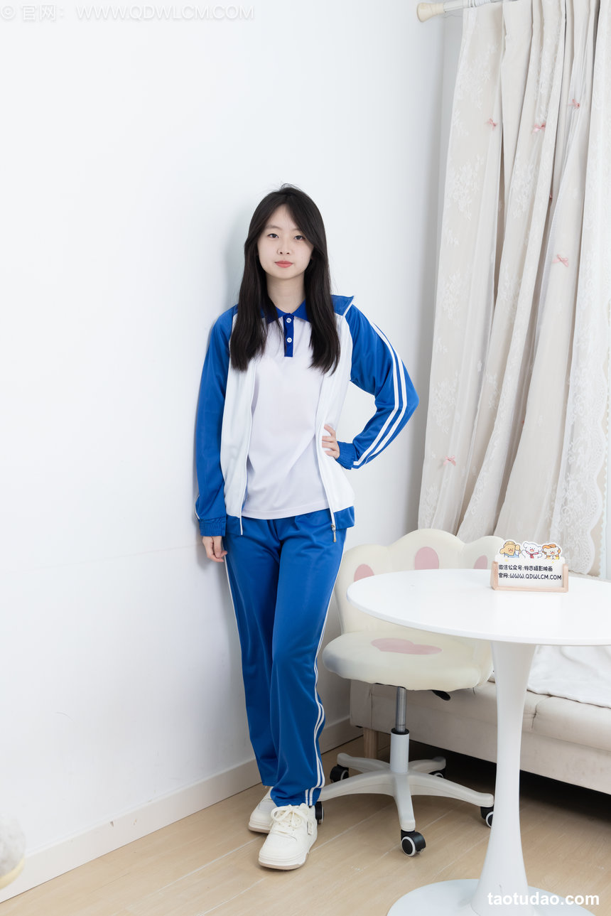 物恋传媒 No.2696 萌萌-板鞋、白棉袜、裸足、半脱袜子、校服 [194P1V-5.84GB]