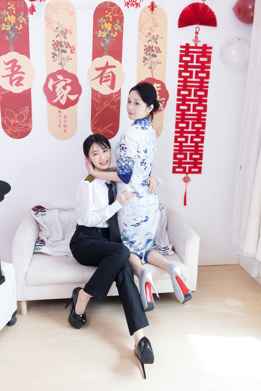 物恋传媒 No.2759 菜菜&橙子-高跟鞋、两双人字拖、薄肉丝、空姐制服 [226P1V-5.94GB]