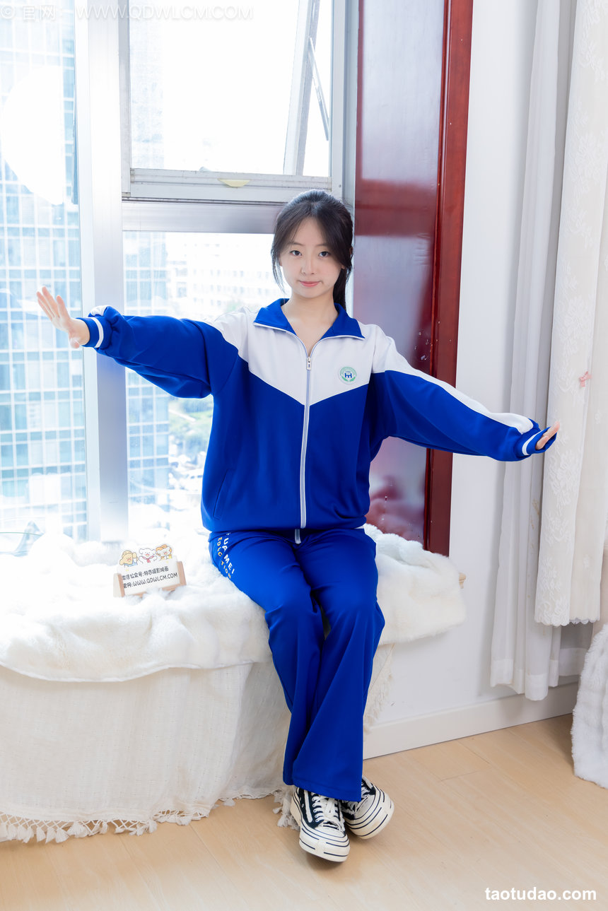 物恋传媒 No.2764 萌萌-帆布鞋、白棉袜、裸足、校服 [164P1V-3.63GB]
