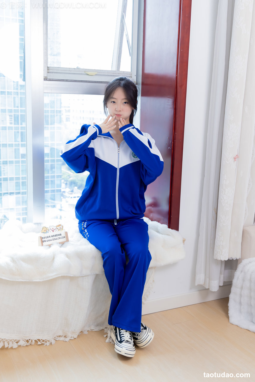 物恋传媒 No.2764 萌萌-帆布鞋、白棉袜、裸足、校服 [164P1V-3.63GB]