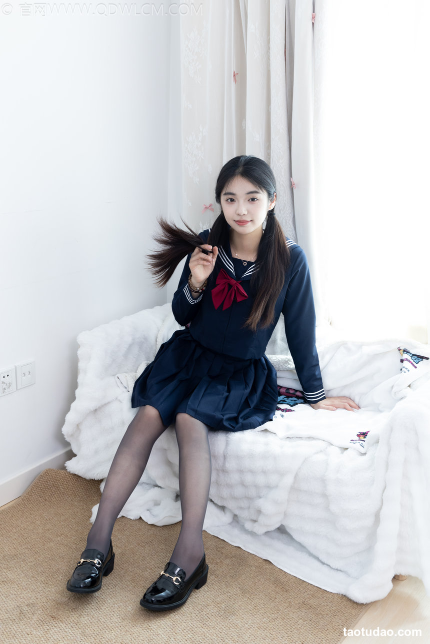 物恋传媒 No.2703 青提-JK制服、皮鞋、薄黑丝 [153P1V-4.11GB]