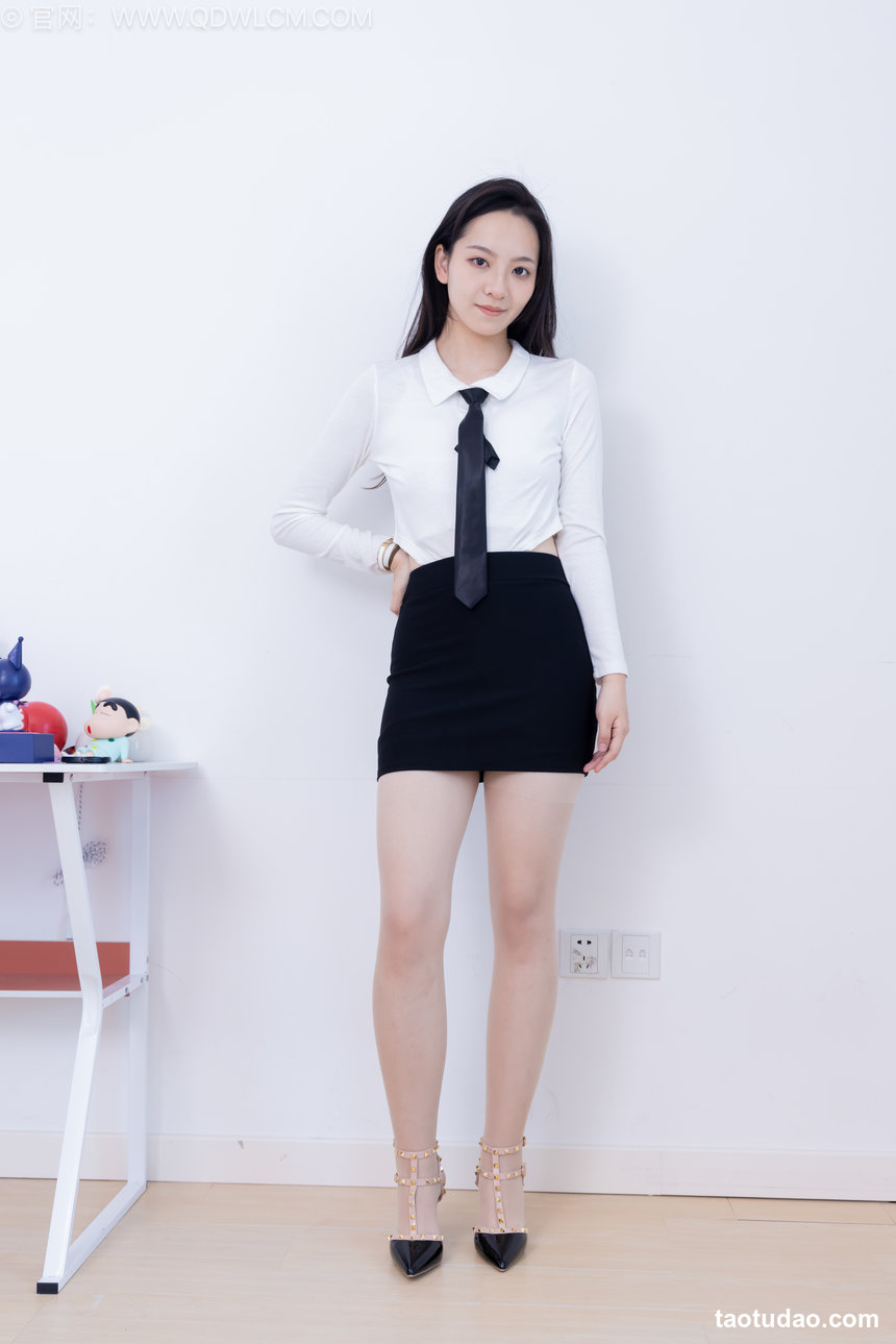 物恋传媒 No.2765 小泽-高跟鞋、薄肉丝、ol制服 [157P1V-3.16GB]