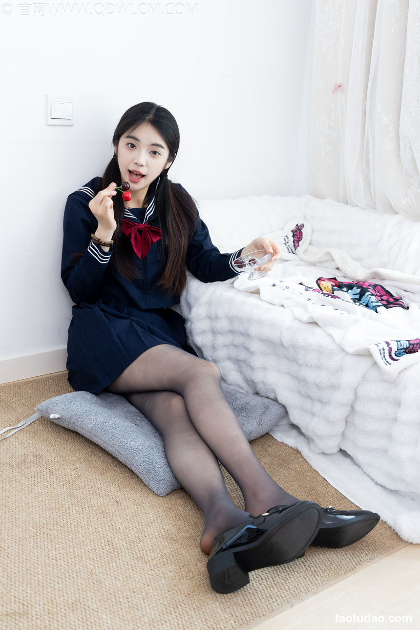 物恋传媒 No.2703 青提-JK制服、皮鞋、薄黑丝 [153P1V-4.11GB]