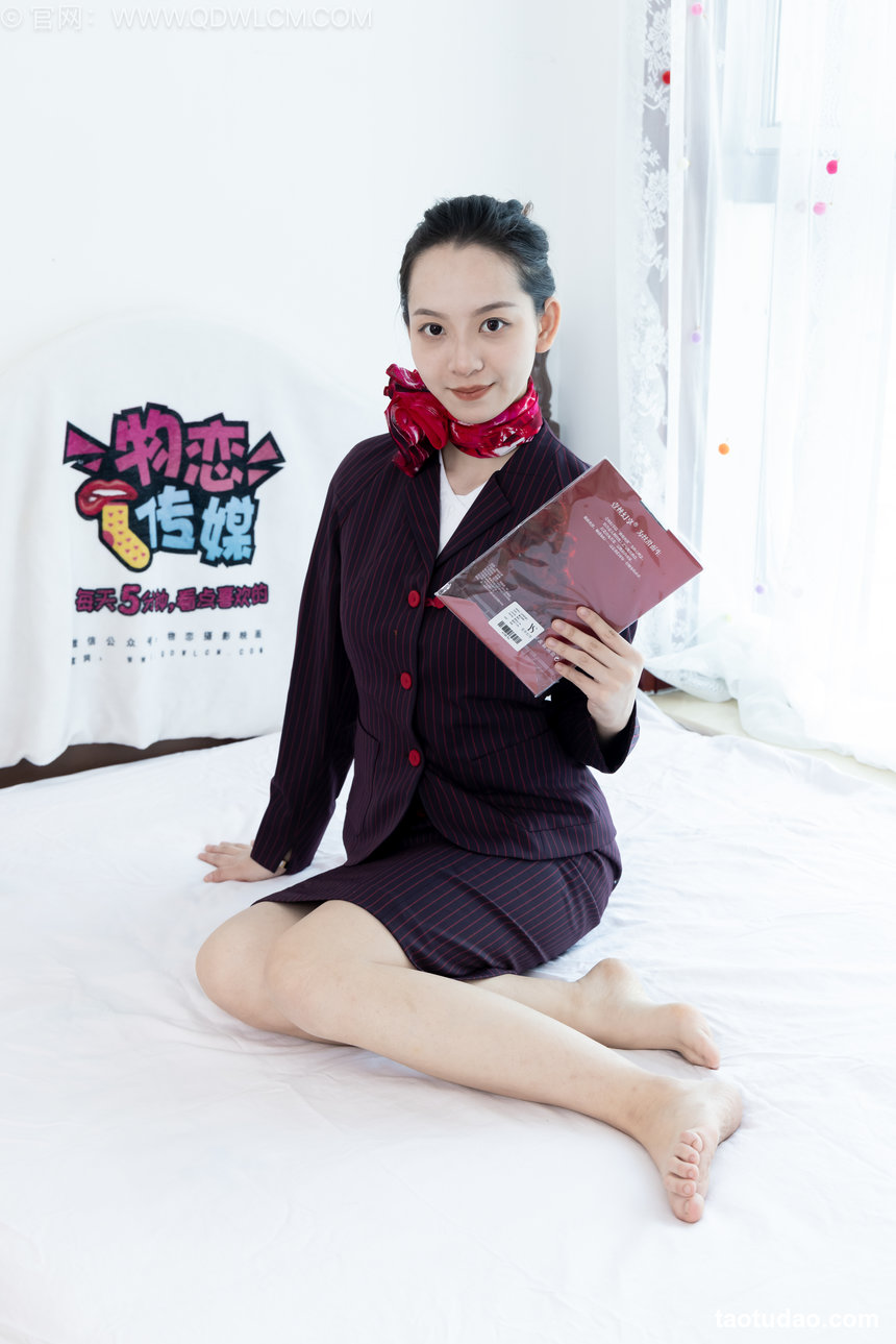物恋传媒 No.2709 小泽-皮鞋、薄黑丝、薄咖丝、薄灰丝、空姐制服 [317P1V-8.12GB]